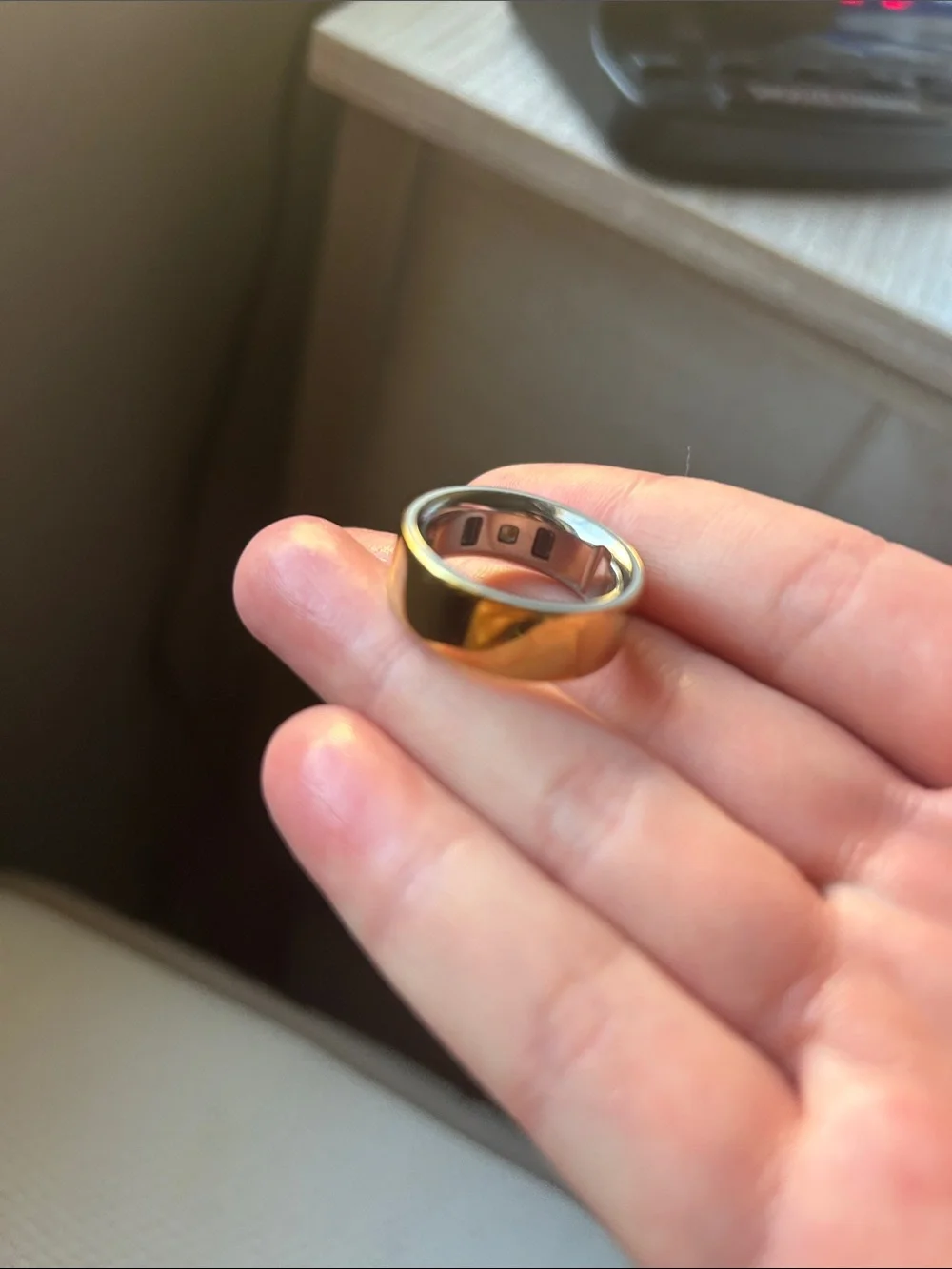 OURA Ring 4 - Gold Fitness Tracker Ring size 8